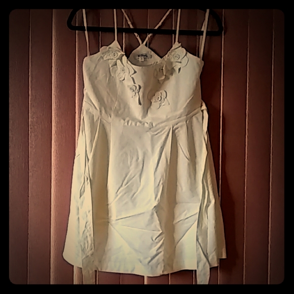 Cute off white dress - Picture 1 of 5